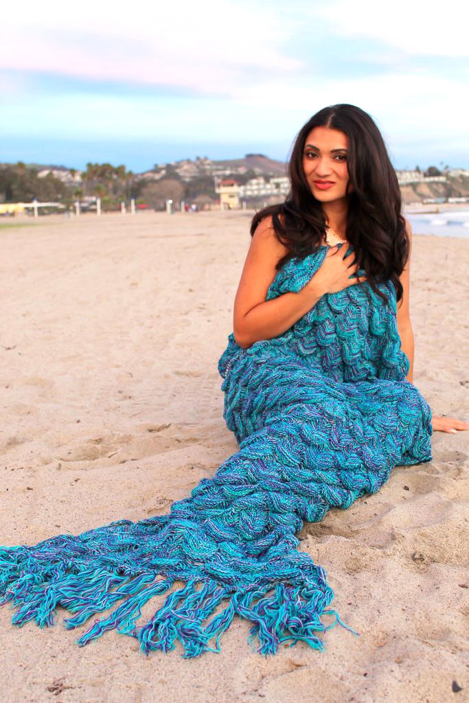 Debbie Savage of To Thine Own Style Be True with her Daughters at Doheney Beach with Shein Textured Fringe Knit Mermaid Blanket