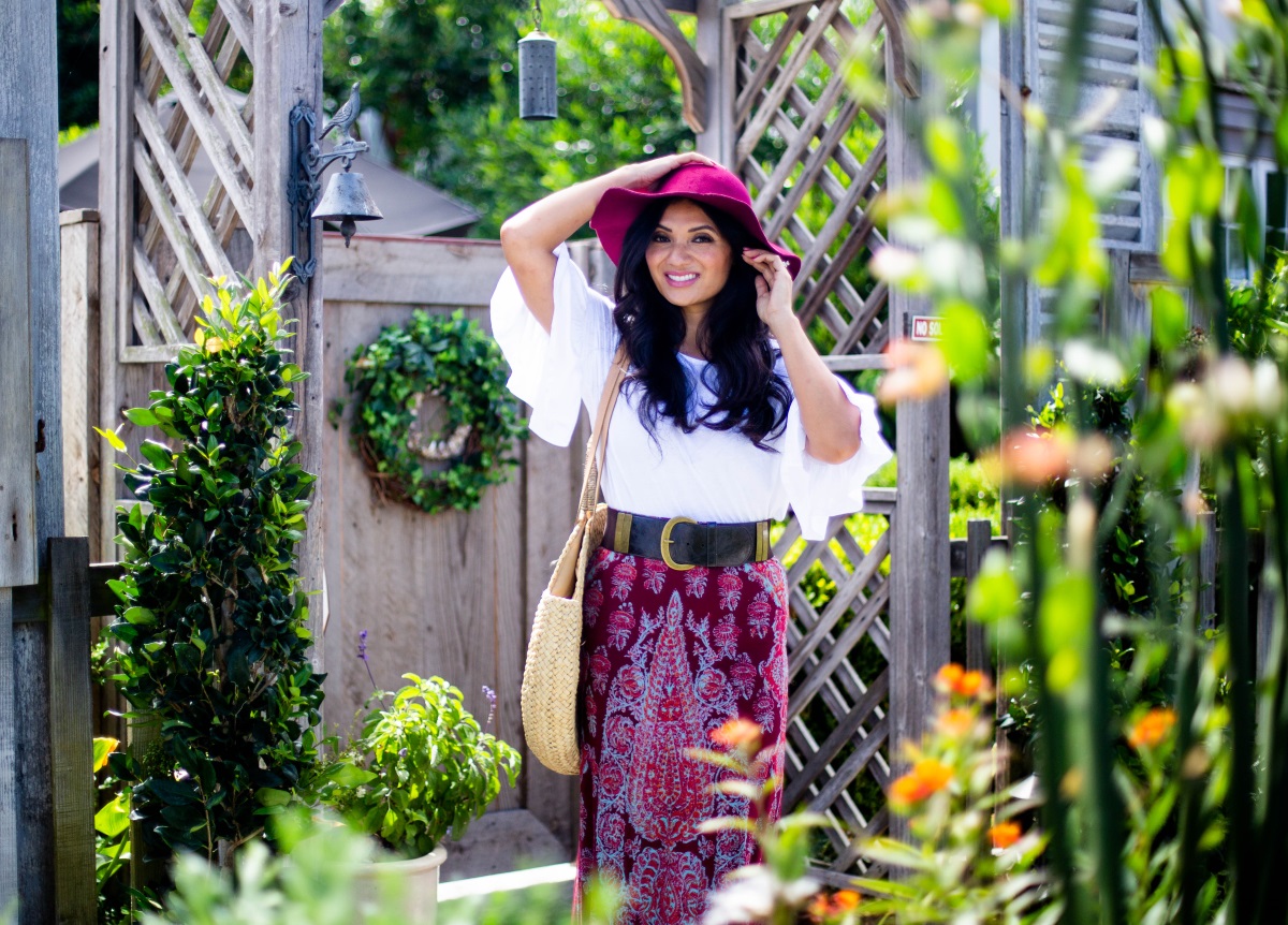 Curious how to rock the boho chic trend like a pro? Orange County Blogger Debbie Savage is sharing her favorite elements of boho chic and how to style the trend. 