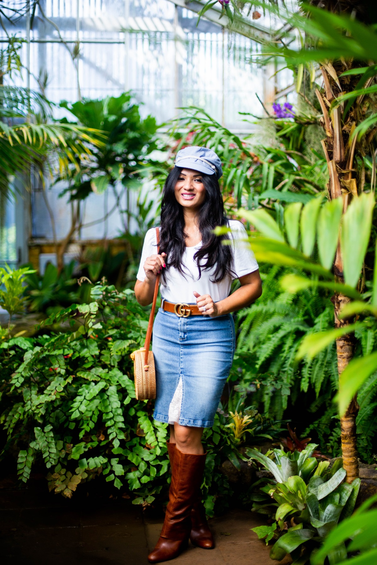Bookmark this post ASAP! Curious how to wear a hat and look fabulous? Los Angeles Fashion Blogger Debbie Savage is sharing her favorite ways to sport a hat and look fabulous all year long. 