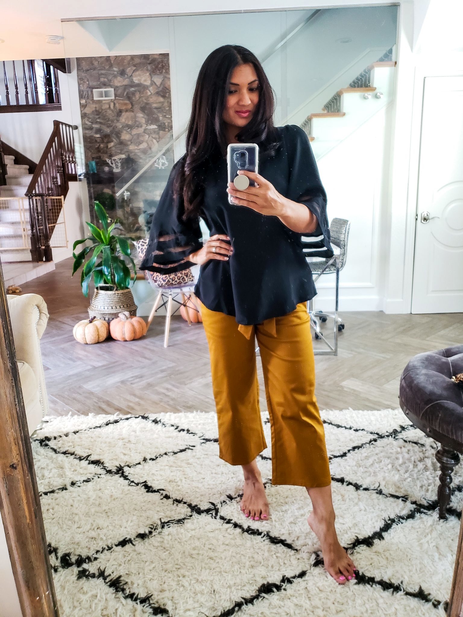 Ladies, looking for a clothing line that is about comfort and style? Orange County Blogger Debbie Savage is sharing her Amaryllis Apparel Try-On, click to see it here!