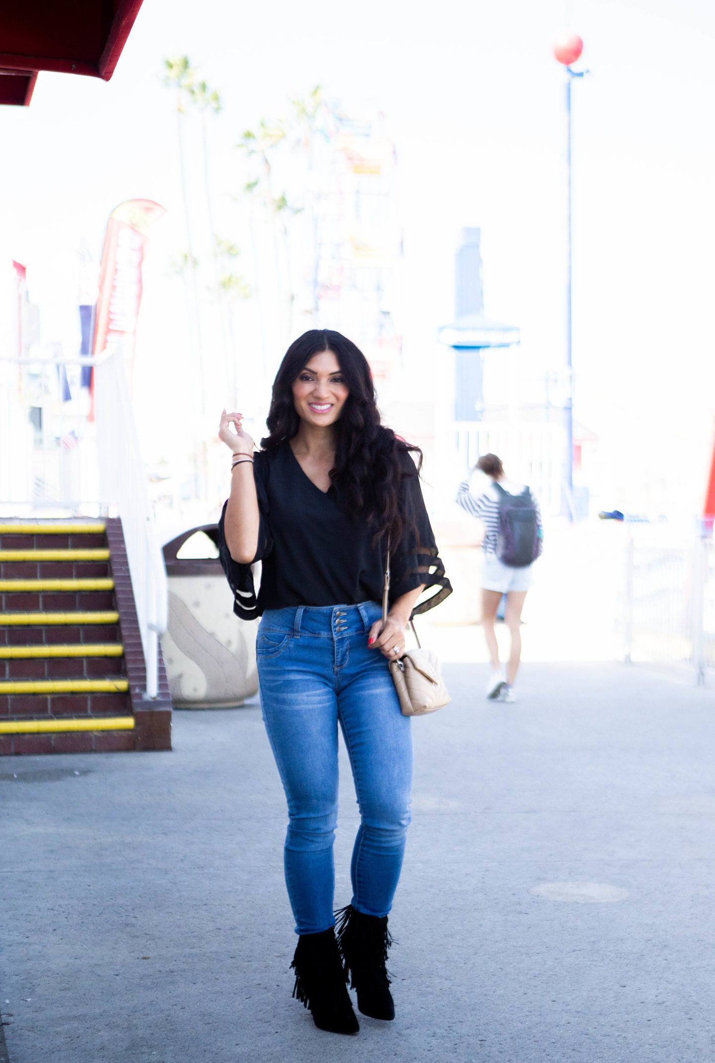 Looking for the perfect pair of skinny jeans? Orange County Blogger Debbie Savage is sharing her favorite pair of skinny jeans that any woman should own ASAP! See them here! 