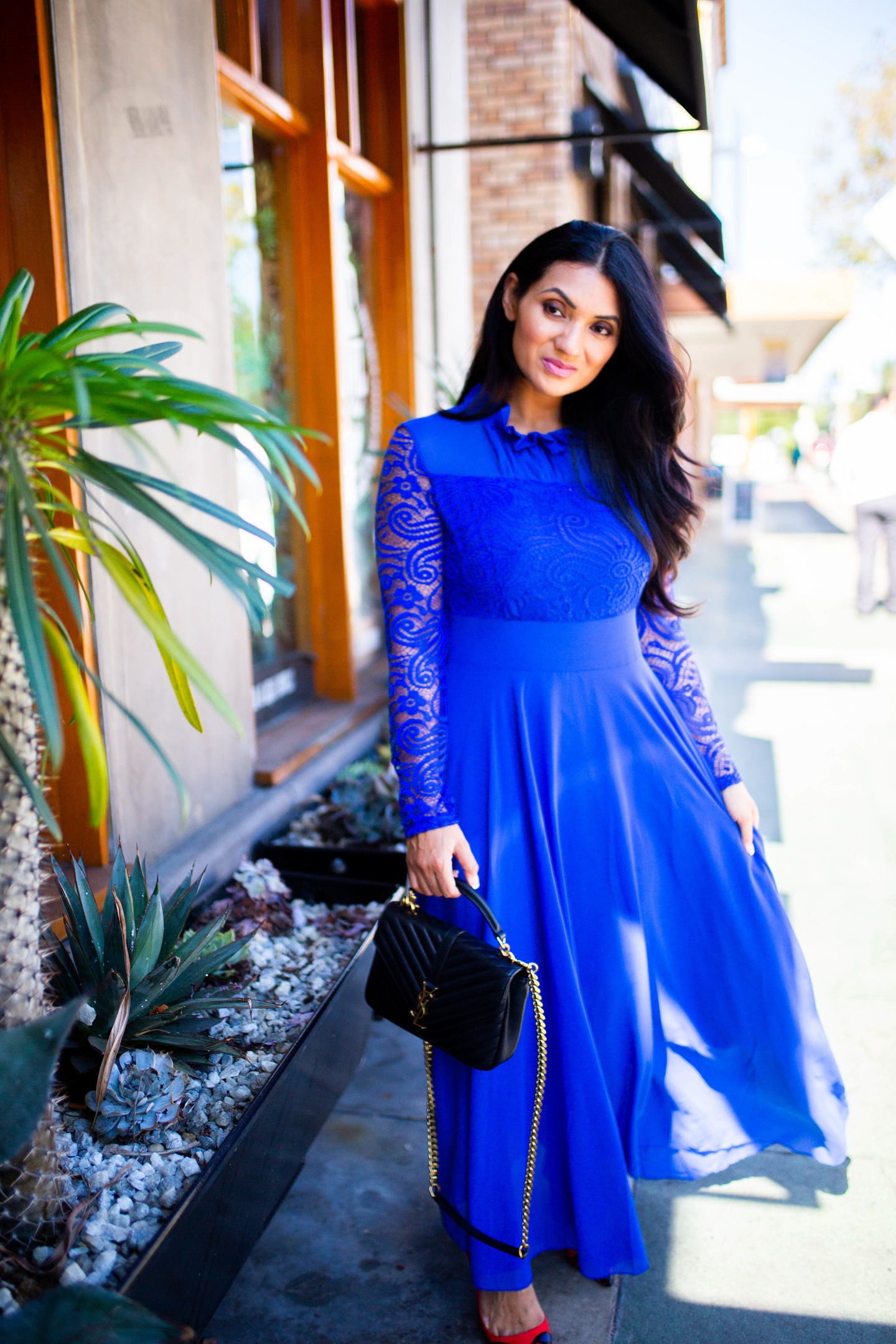 Looking to add color to your wardrobe? See how Orange County Blogger Debbie Savage is incorporating cobalt blue into her wardrobe this season with ease! 