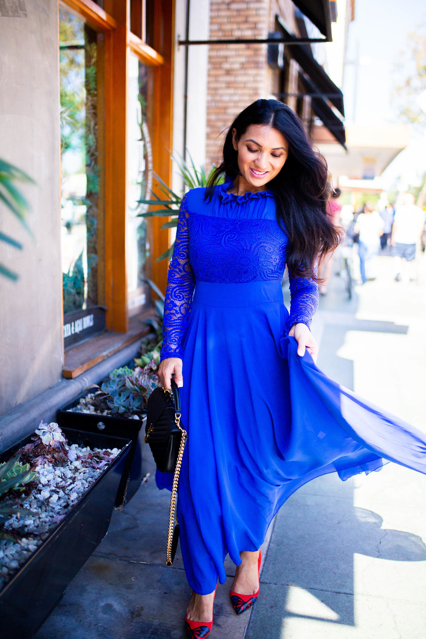 Looking to add color to your wardrobe? See how Orange County Blogger Debbie Savage is incorporating cobalt blue into her wardrobe this season with ease! 