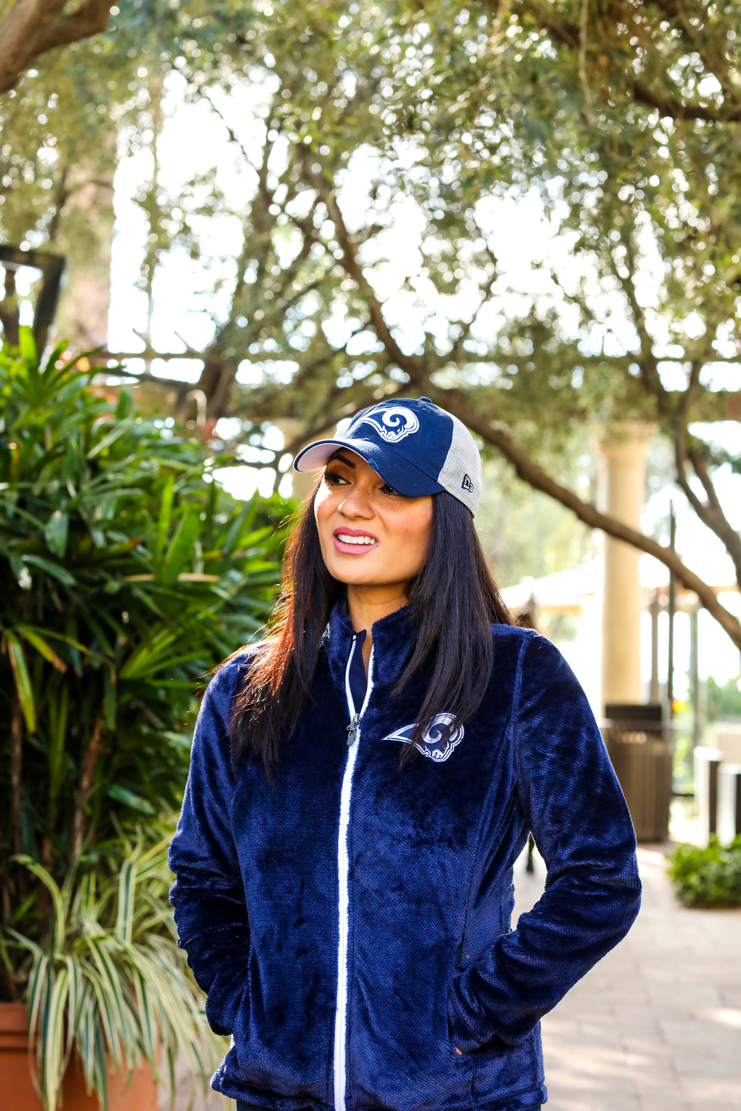 Know someone who is a MAJOR football lover? Orange County Blogger Glamorous Versatility is sharing her favorite NFL apparel ideas to give to any football lover this playoff season. Click to see them here!