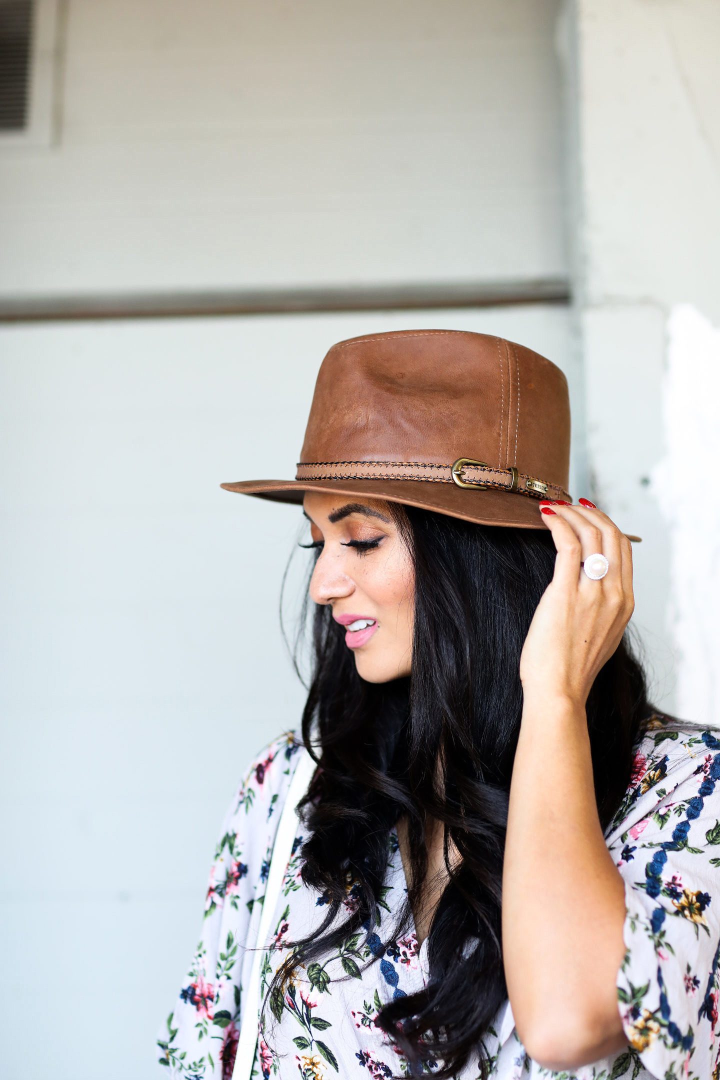 Curious when to actually wear a hat and how to style a hat like a pro? Orange County Blogger Debbie Savage is sharing her top tips here!